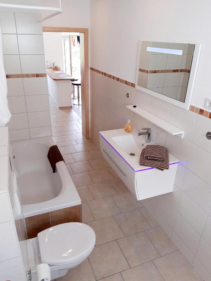 Stadtoase Geraeumige Gaestewohnungen Mit Balkon, Komfort, Modernitaet Und Ruhe, Fuer Monteure Geeignet, Free Wifi Frankenberg Ngoại thất bức ảnh
