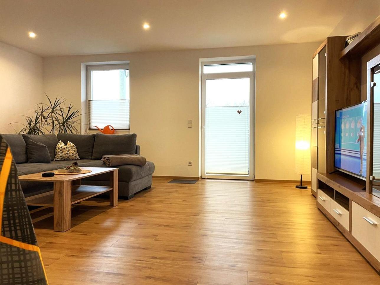 Stadtoase Geraeumige Gaestewohnungen Mit Balkon, Komfort, Modernitaet Und Ruhe, Fuer Monteure Geeignet, Free Wifi Frankenberg Ngoại thất bức ảnh