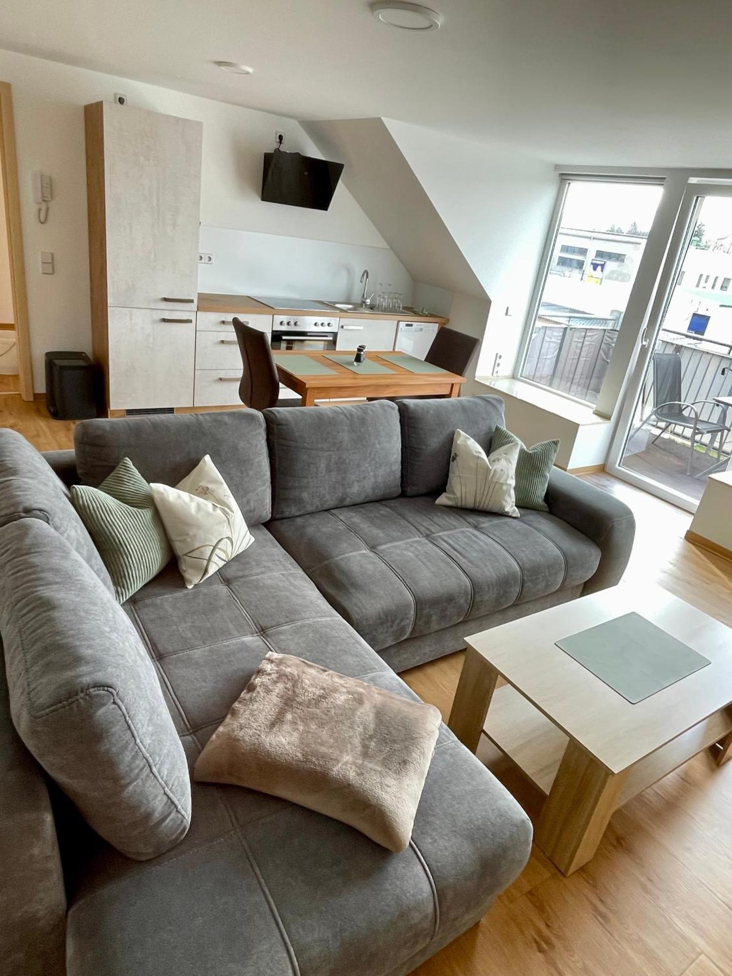 Stadtoase Geraeumige Gaestewohnungen Mit Balkon, Komfort, Modernitaet Und Ruhe, Fuer Monteure Geeignet, Free Wifi Frankenberg Ngoại thất bức ảnh